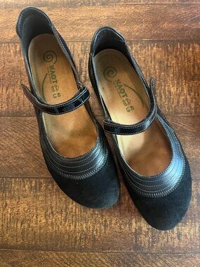 Naot Black Suede and Leather Mary Jane Flats 9 Kirei